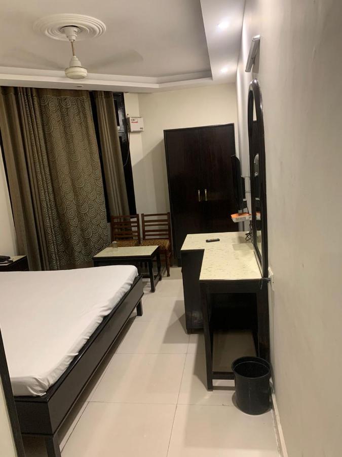Hotel Raman'S Jagādhri Exterior foto