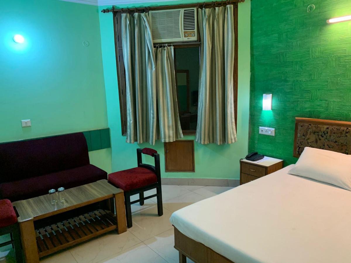 Hotel Raman'S Jagādhri Exterior foto